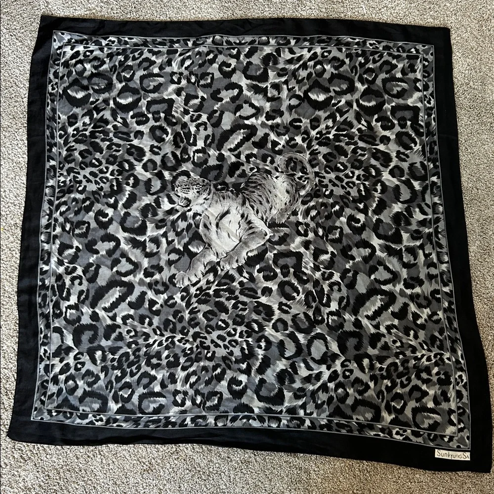 Leopard print scarf 34”x34” black & white & grey center of scarf has animal